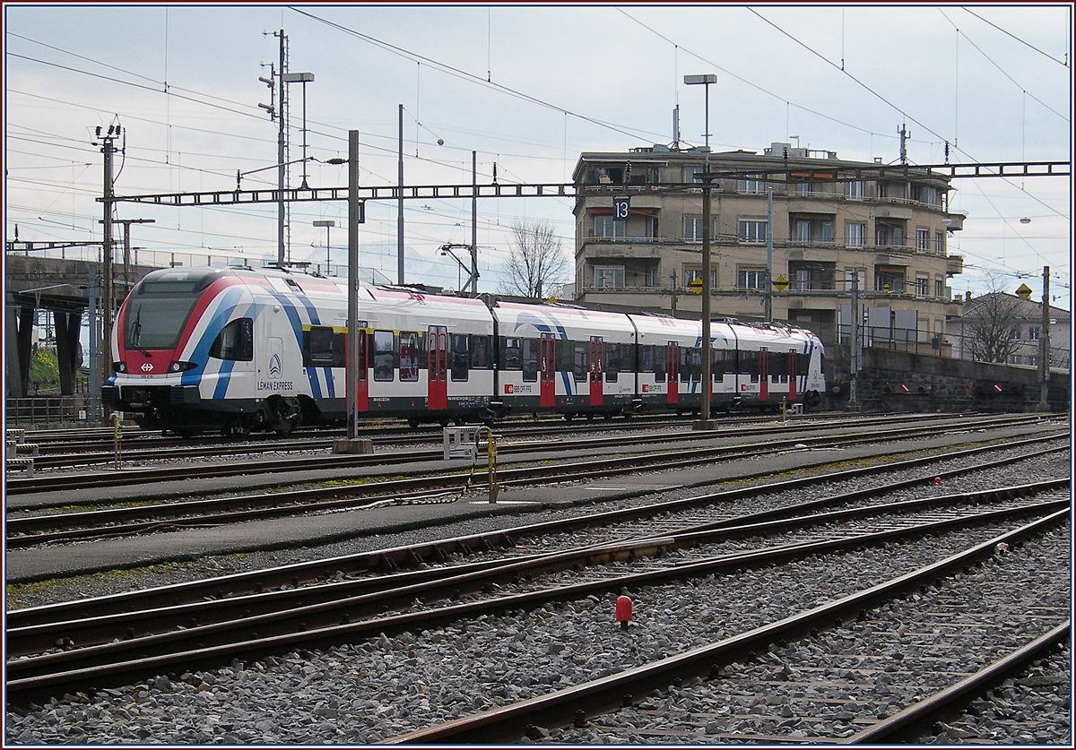 Der Léman Express RABe 522 219 wartet in Lausanne in der Abstellgruppe Jurigoz auf einen neuen Einsatz.
30. März 2018