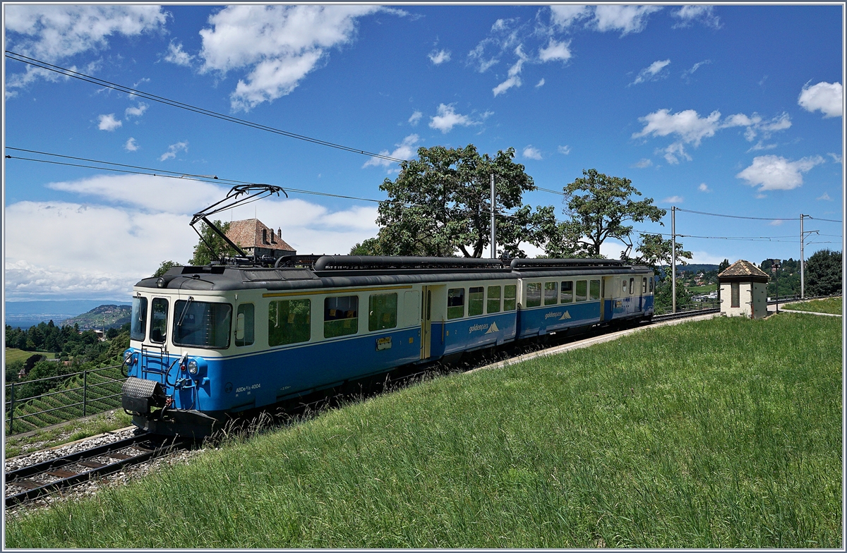 Der MOB ABDe 8/8 4004 als Regionalzug bei Châtelard VD.
30. Juni 2017