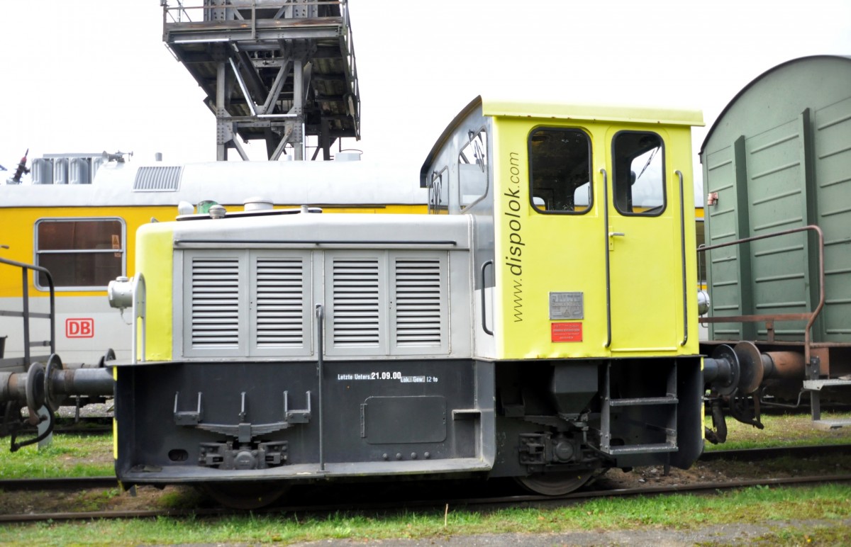 Der Rangiertraktor  Parsifal  von der Dispolok Gesellschaft steht im Bahnpark Augsburg am 25.10.2009. Die Dispolok wurde von Jung als RK 8 B mit der Fabriknummer 14 126 im Jahr 1971 gebaut.