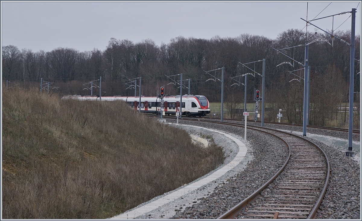 Der SBB RABe 522 210 erreicht als RE 18888 von Biel/Bienne kommend sein Ziel Meroux TGV.
15. Dez. 2018
