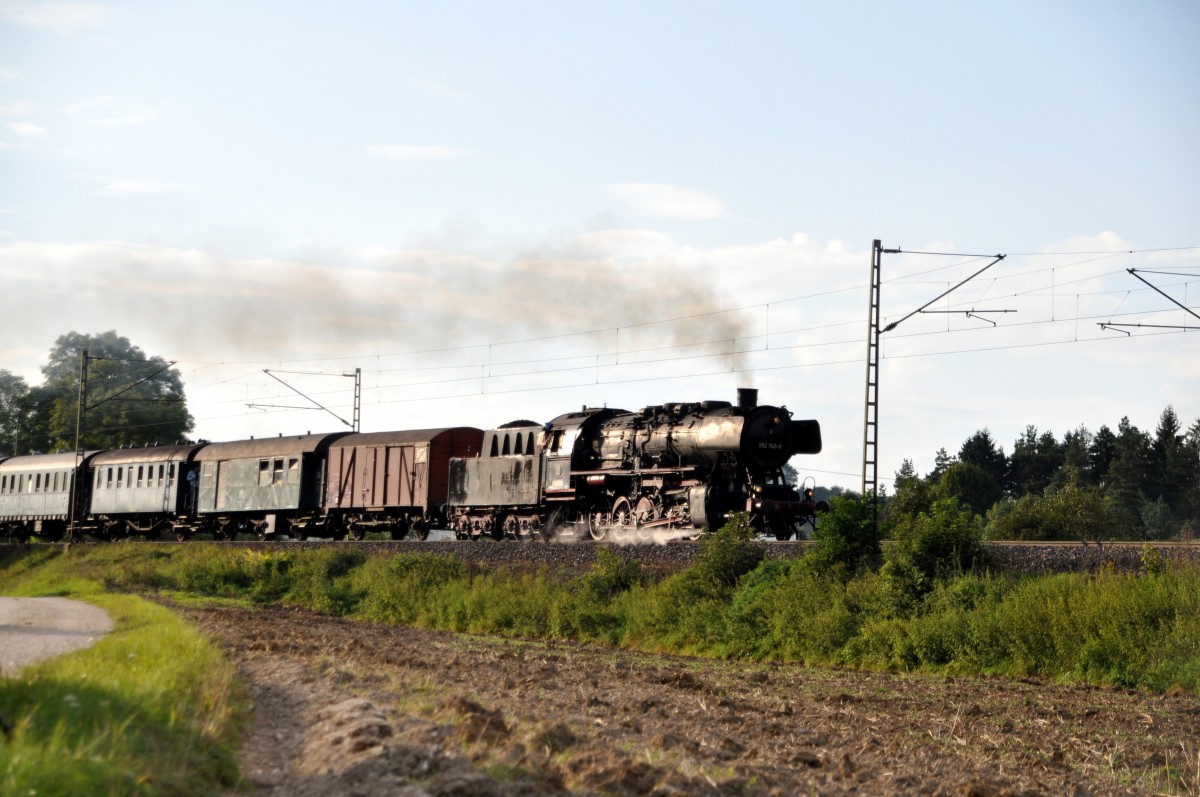 Die 052 740-8 (50 2740) fährt mit einem Sonderzug aus Amstetten aus, am 12.09.2010.