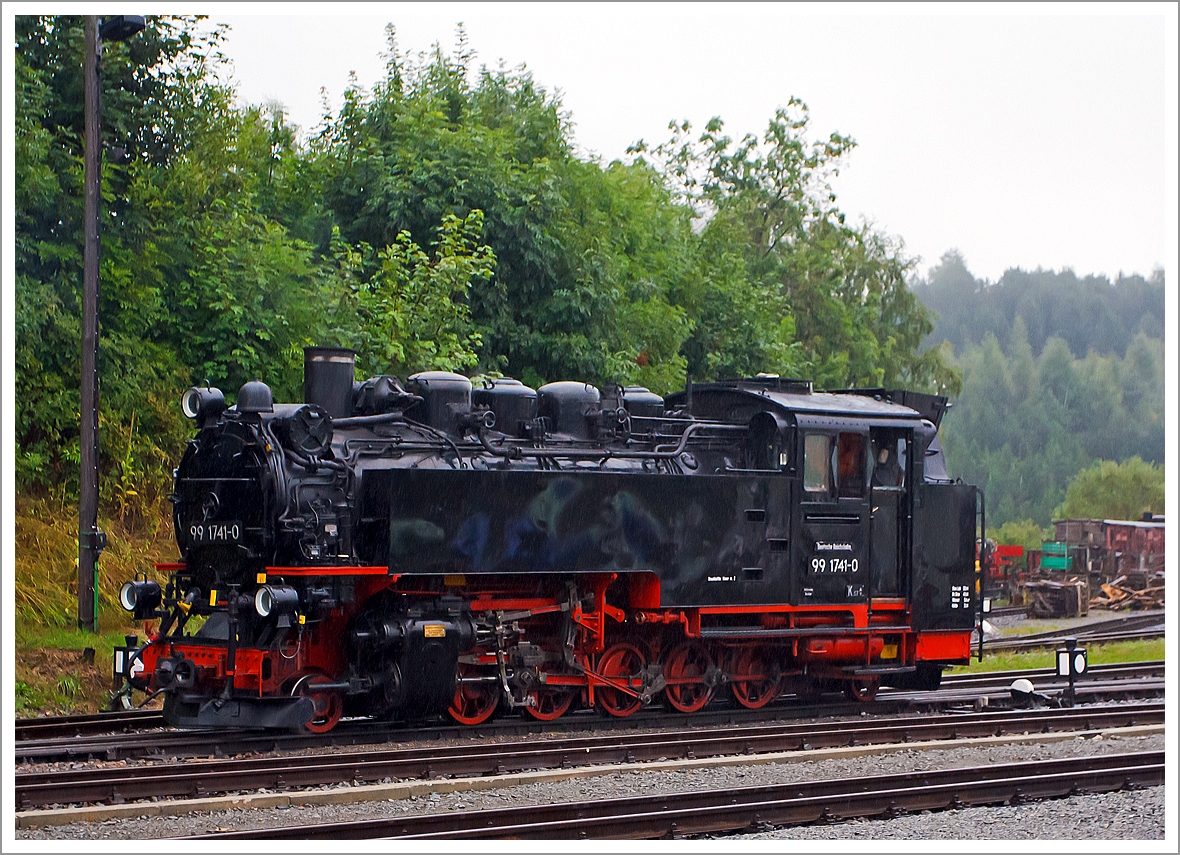 Die  99 741 der Weieritztalbahn, hier ausgeliehen von der Fichtelbergbahn (ex DB 099 725-4, ex DR 99 1741-0) am 25.08.2013  beim Umsetzen im Bahnhof Oberwiesenthal. 

Die 750 mm-schmalspurige Dampflok der Altbau-Baureihe 99.73-76 wurde 1928 bei Schsische Maschinenfabrik (SMF) vorm. Richard Hartmann AG in Chemnitz unter der Fabriknummer 4691 gebaut.

Diese 5-fach-gekuppelten Loks der Gattung K 57.9 haben eine Leistung von 600 PS, zusammen mit der Nachfolgebauart Baureihe 99.77 - 79 stellen die Lokomotiven die strksten Schmalspurlokomotiven fr 750 mm-Spurweite in Deutschland dar.

Bauart: 1´E1´h2t
Gattung: K 57.9
Spurweite: 750 mm
Lnge ber Kupplung: 10.540 mm
Hhe: 3.570 mm
Fester Radstand: 4.000 mm
Gesamtradstand: 7.600 mm
Kleinster befahrbarer Radius: 50m
Leergewicht: 44,3 t
Dienstgewicht: 56,7 t
Reibungsmasse: 46,1 t
Hchstgeschwindigkeit:  30 km/h
Indizierte Leistung: 600 PSi, 441 kW
Anfahrzugkraft: 83,35 kN
Steuerungsart: Heusinger
Zylinderanzahl: 2
Kesselberdruck: 14 bar
Wasservorrat: 5,80 m
Brennstoffvorrat: 2,5 t Kohle
Lokbremse: Knorr-Druckluftbremse, ursprnglich saugluftgesteuert, mit Zusatzbremse
Zugbremse: Krting-Saugluftbremse, anfangs Heberleinbremse, heute Knorr-Druckluftbremse
Zugheizung: Dampf
Kupplungstyp: Scharfenbergkupplung

