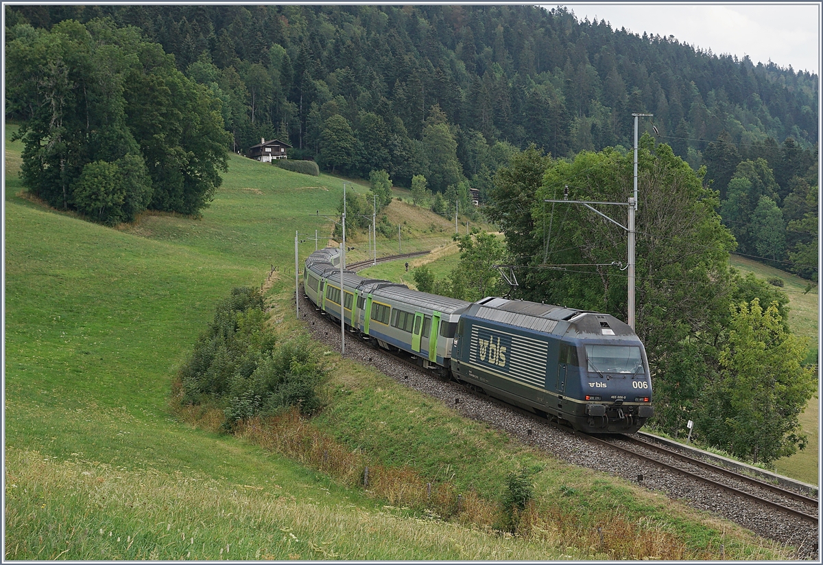 Die BLS Re 465 006 hat mit ihrem RE von Bern Les Hauts-Geneveys verlassen und fährt nun in Richtung La Chaux de Fonds weiter. 

12. Aug. 2020