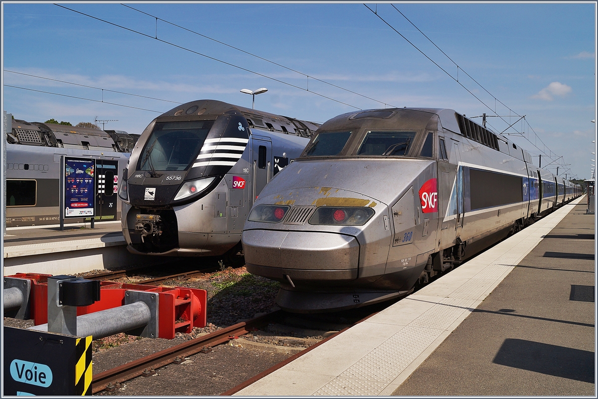 Die BreizhGo-Lackierung der Z 55000 passt ausgesprochen gut zur silbernen Lackierung der SNCF TGV Züge.

St-Malo, den 6. Mai 2019
