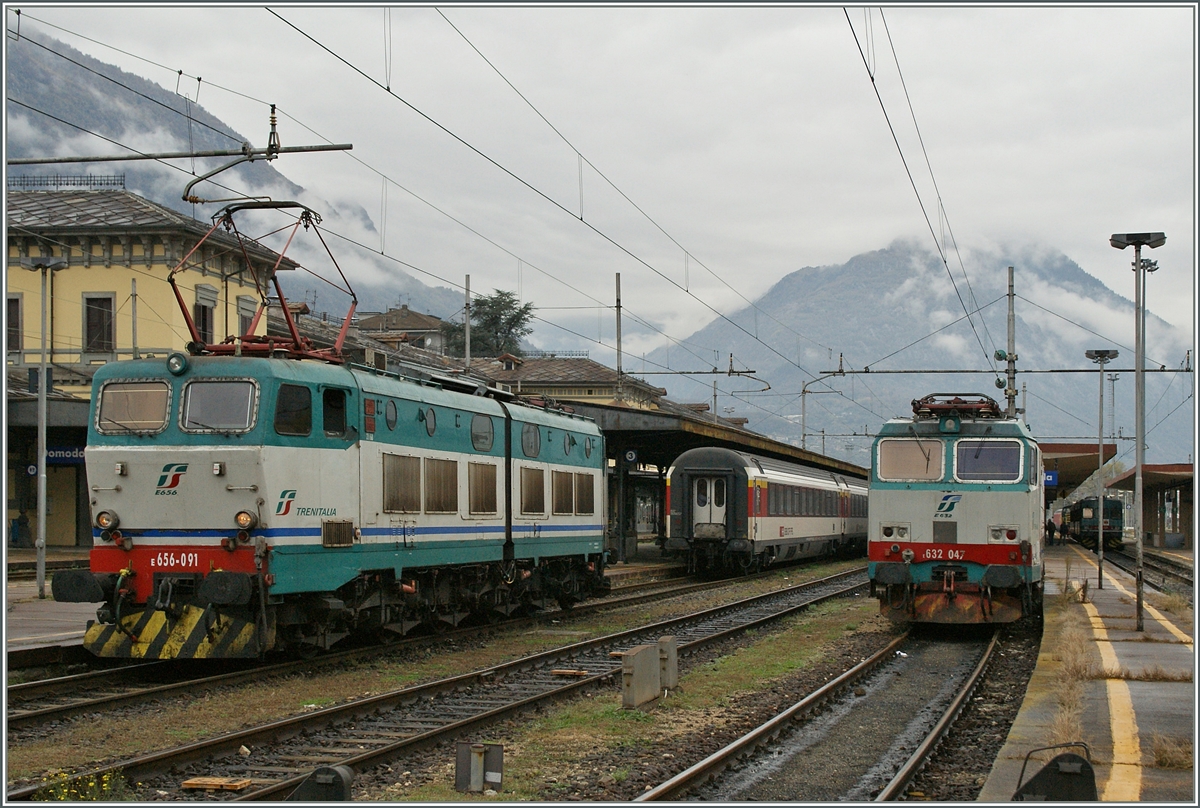 Die FS E 656 091 der Trenitalia bernimmt in Domodossola den EC 37, der diese Woche statt mit einen ETR 610 mit einer SBB Wagen Komposition gefhrt wird.
31. Okt. 2013