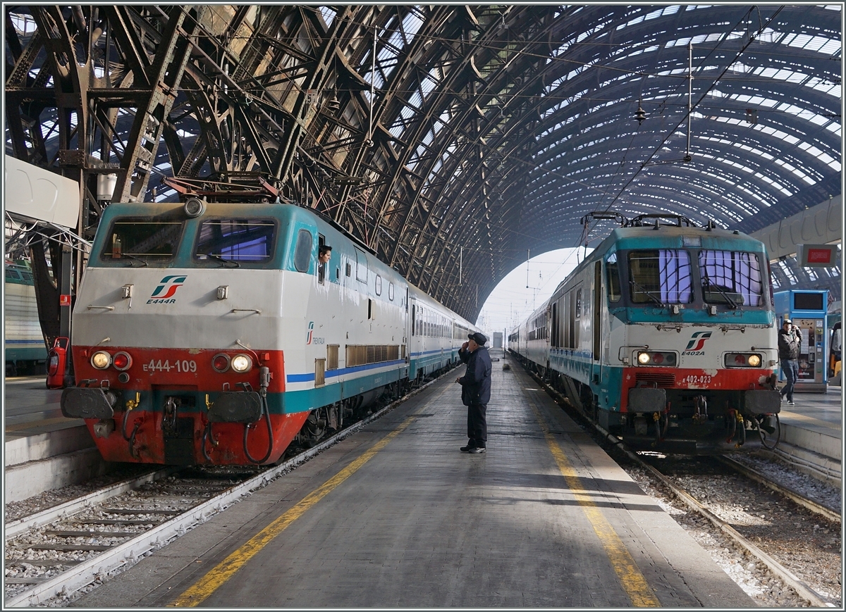 Die FS trenitalia E 444 109 und E 402 023 in Milano Centrale. 
1. März 2016