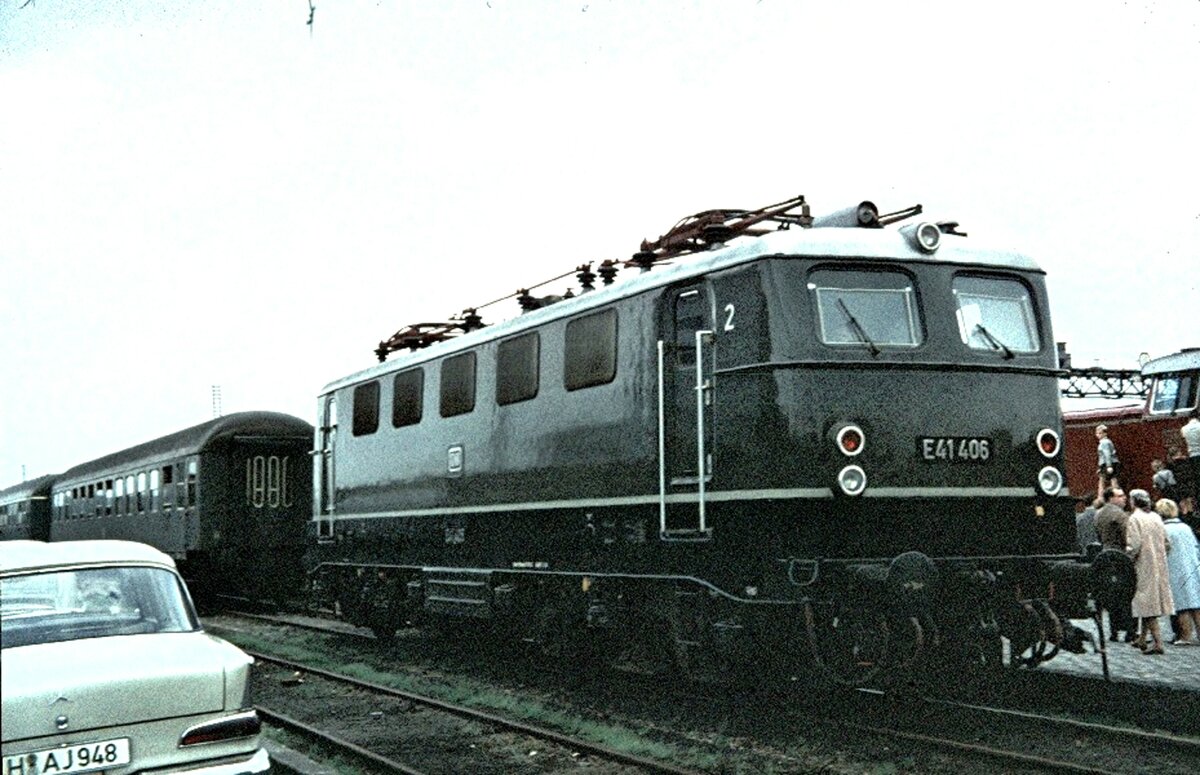E 41 406 in Hannover Güterbahnhof Ausstellung am 19.Mai 1966,