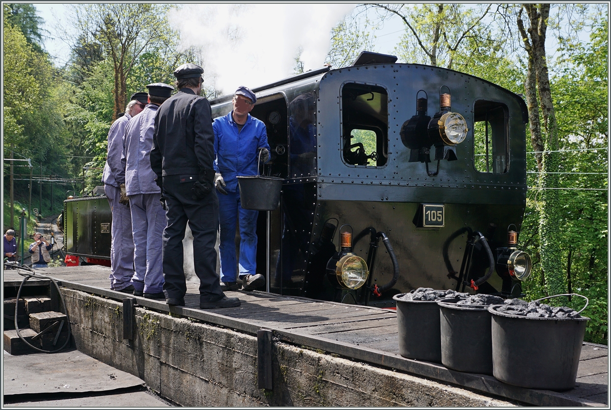 Ein Blick hinter die Kulissen: Wie gut ist genügend (freiwilligs, und unentgeltlich arbeitendes) Personal da, welches die Blonay Chamby Bahn unterhält. 
15. Mai 2016