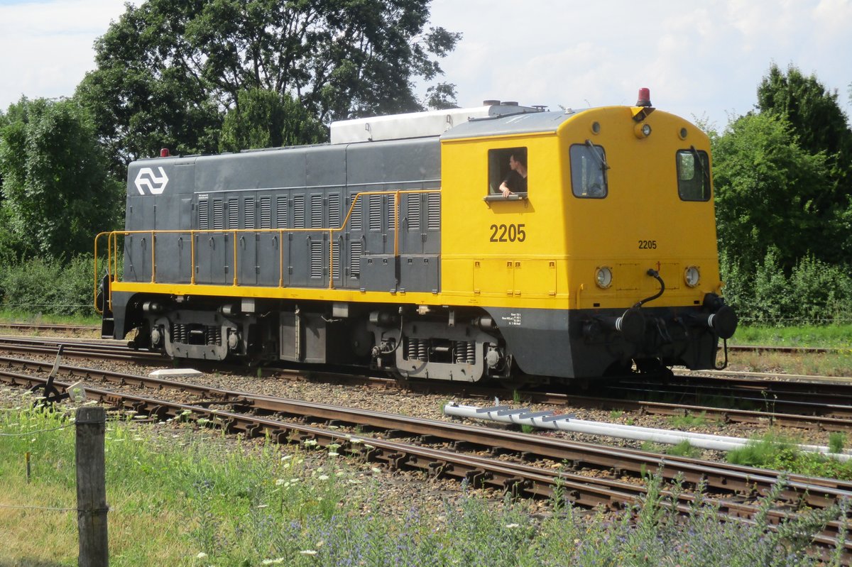 Ex-NS 2205 lauft in Simpelveld um am 8 Juli 2017.