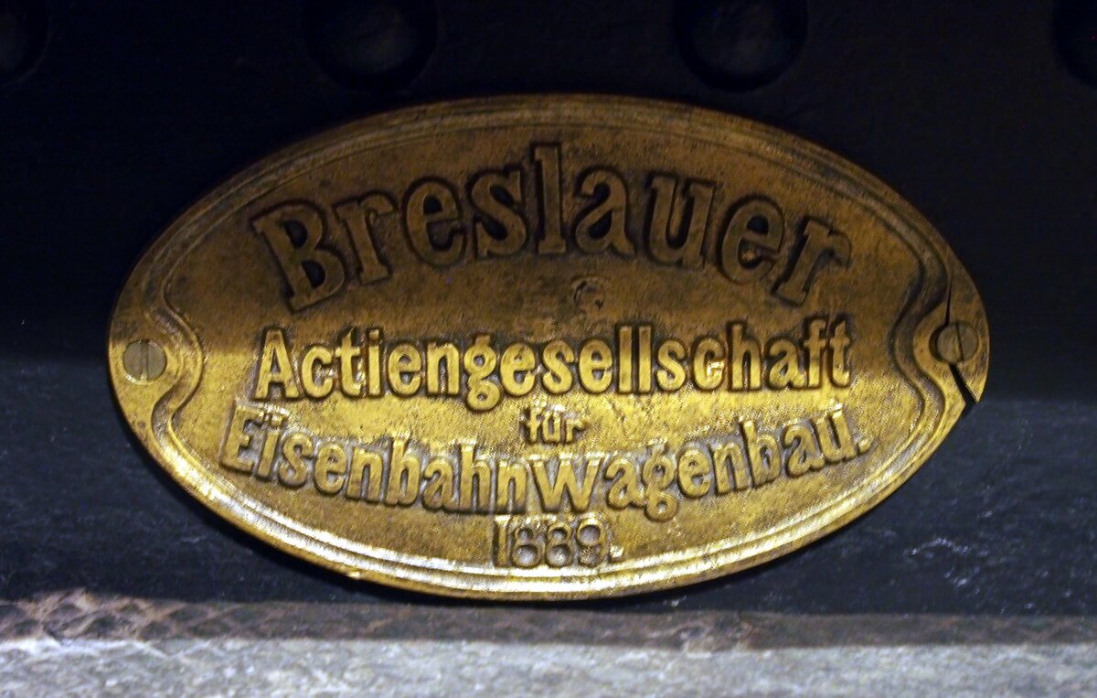 Fabrikschild vom Salonwagen Kaiser Wilhelm II im Deutschen Technik Museum Berlin am 06.10.2016.