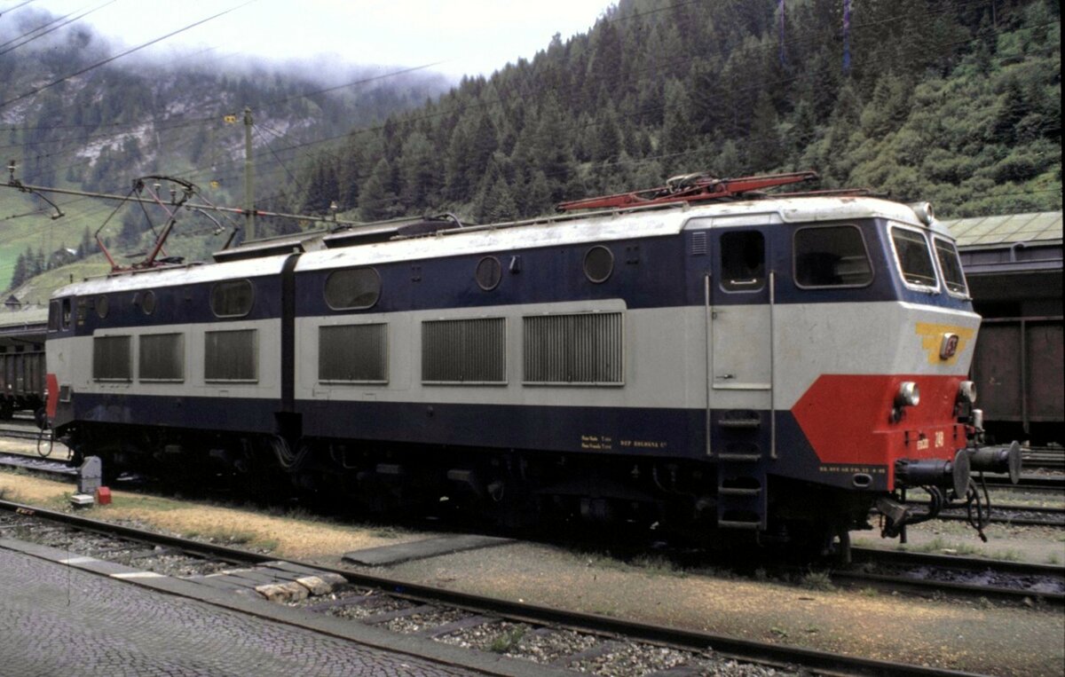 FS E 656 248 in der Station Brenner am 26.07.1982.