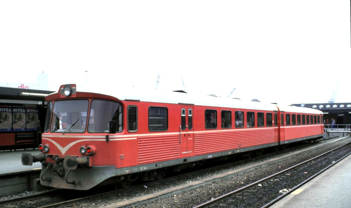GDS HFHJ Ym 7 Nr.58 in Frederikshavn am 18.07.1985. GDS ist die Privatbahn Gribskovbanen; HFHJ = Hillerod - Frederikvaerk - Hundested Jernbane.