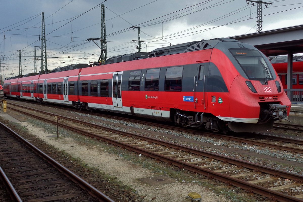 Hamsterbecken 442 729 steht am 3 April 2017 in Nürnberg Hbf.