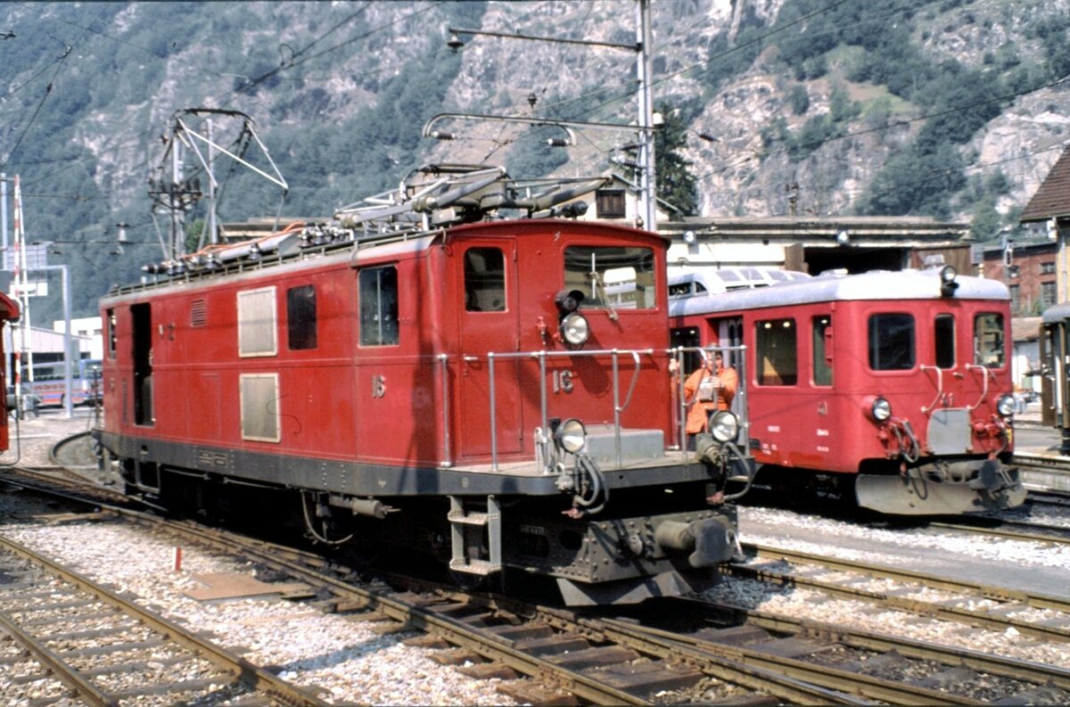 HGe 4/4 Nr.16 der BVZ und BDeh 2/4 Nr.41 der FO in Brig am 21.08.1979.