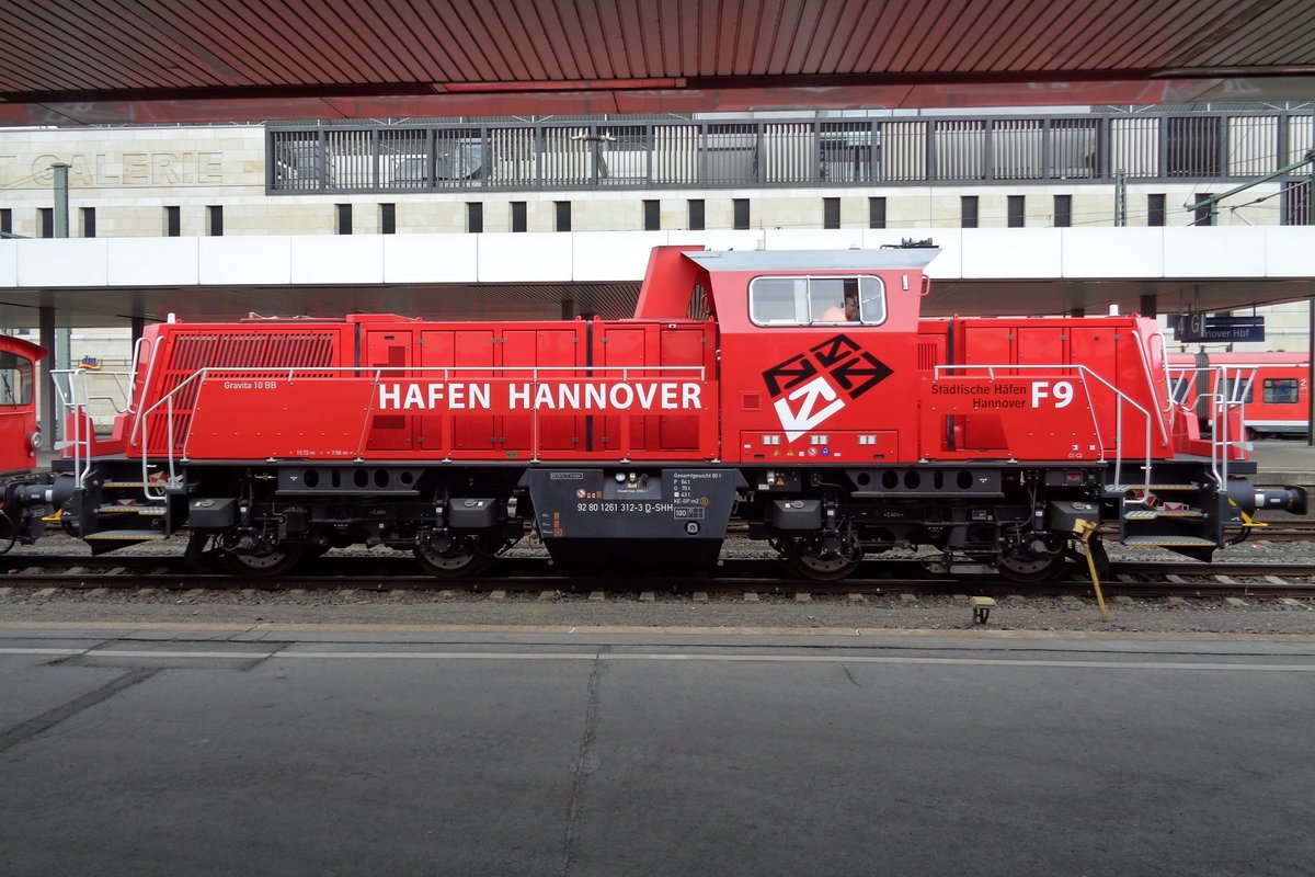 HH 1261 312/F-9 der Hannover Hafenbahn steht am 10 April 2017 in Hannover Hbf.