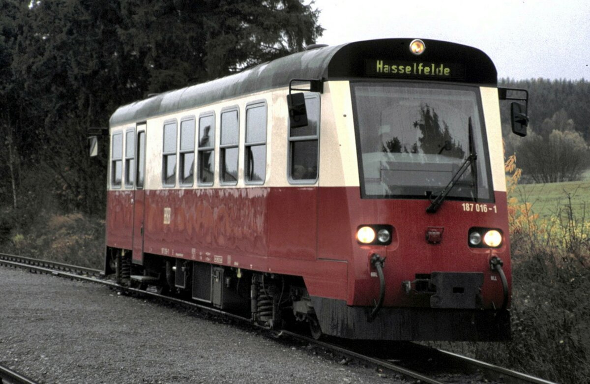 HSB 187 016-1 in Stiege am 02.11.1999.