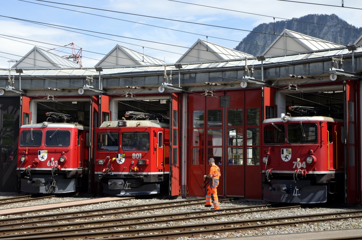 Jubilum 125 Jahre RhB am 10.05.2014. Lokparade Rotonde in Landquart. Hier drei  rote  Lokomotiven Ge 4/4 I 603, Gem 4/4 801 und Ge 6/6 II 704.