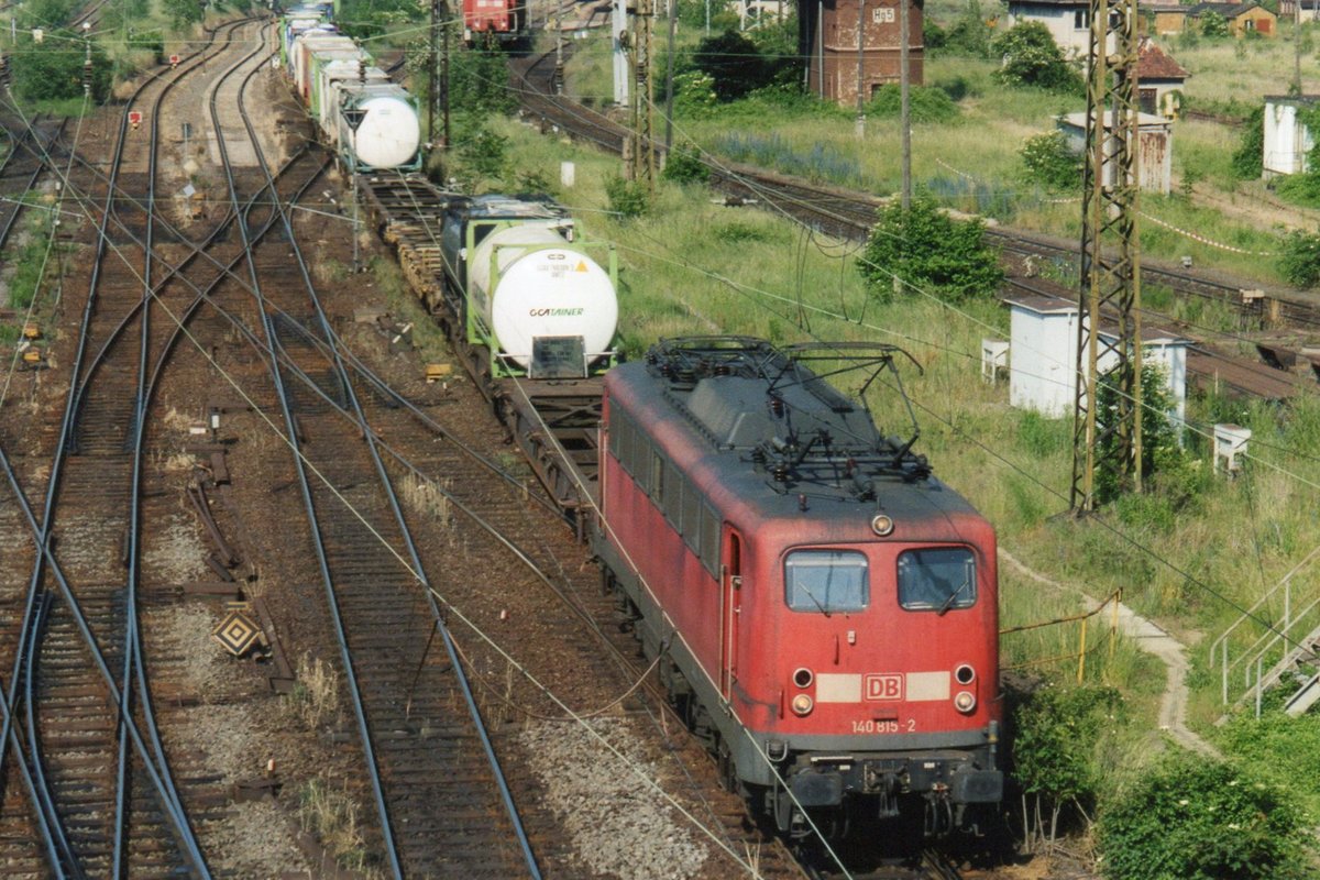 KLV mit 140 815 durchfahrt Halle (Saale) am 27 Mai 2007.