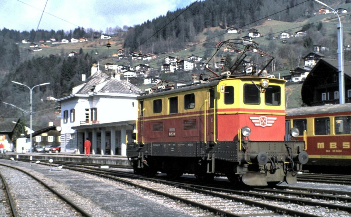 MBS Montafon-Bludenz-Schruns-Bahn 1045.01 in Schruns im März 1989.