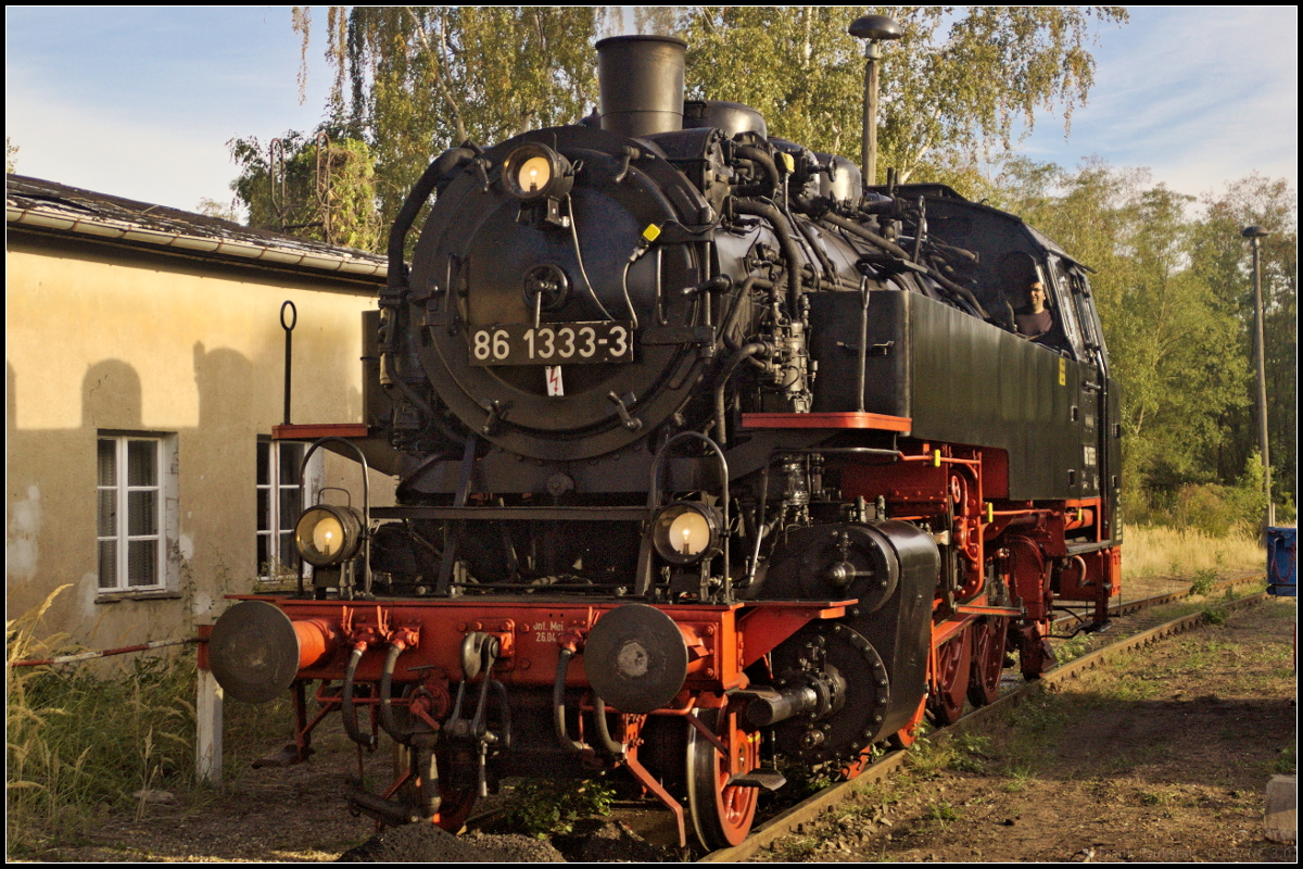 Nach ihrem Einsatz beim Familienfest der Magdeburger Eisenbahnfreunde e.V. im Wissenschaftshafen am 08.09.2018 wurde PRESS 86 1333-3 entschlackt und machte sich bereit für die Heimreise.