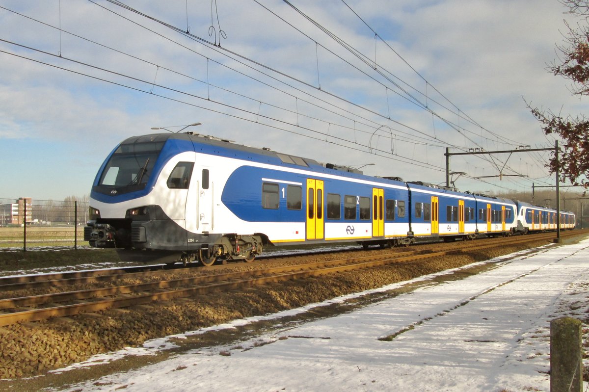 NS 2204 durchfahrt Alverna am 19 Jänner 2017.