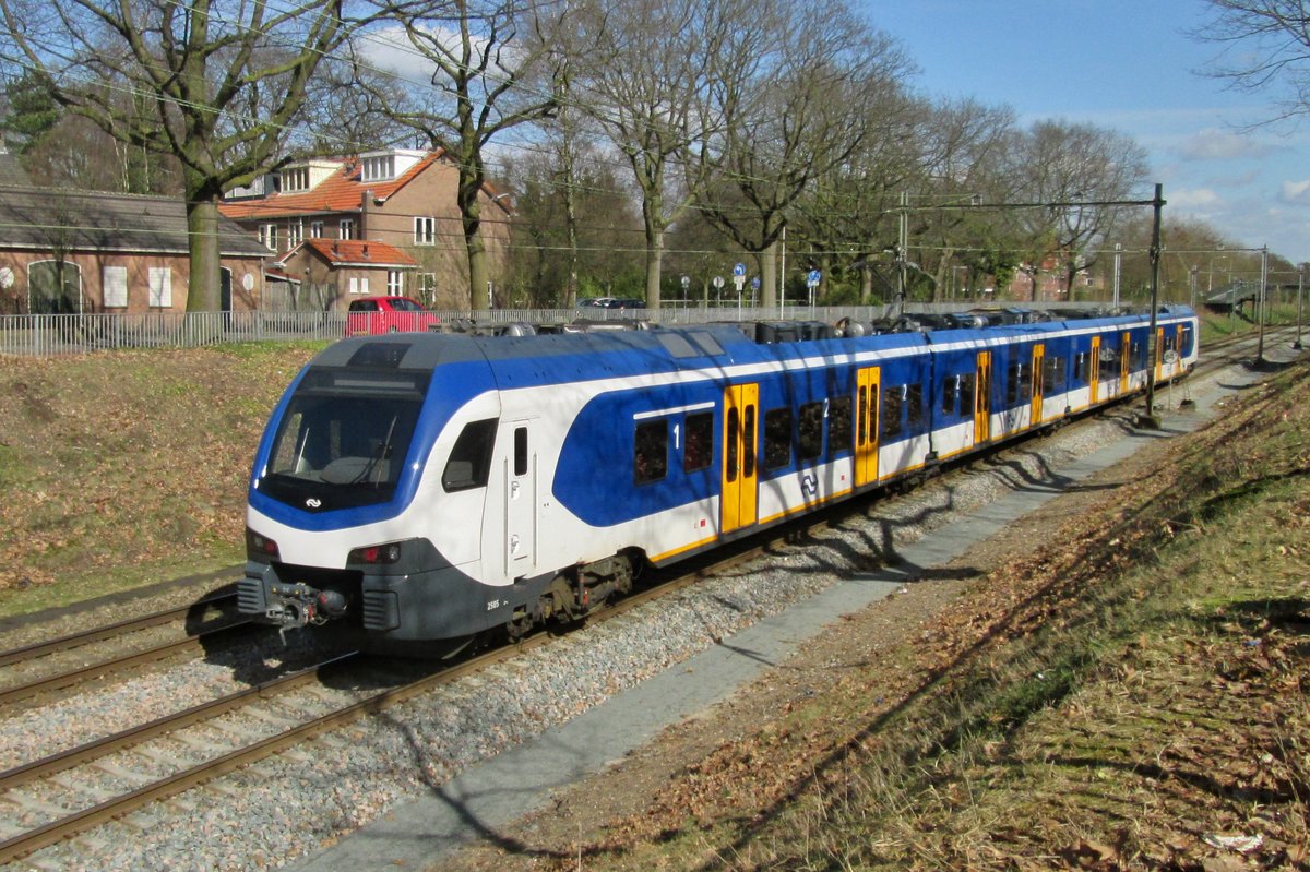 NS 2505 durchfahrt Nijmegen am 25 November 2016.