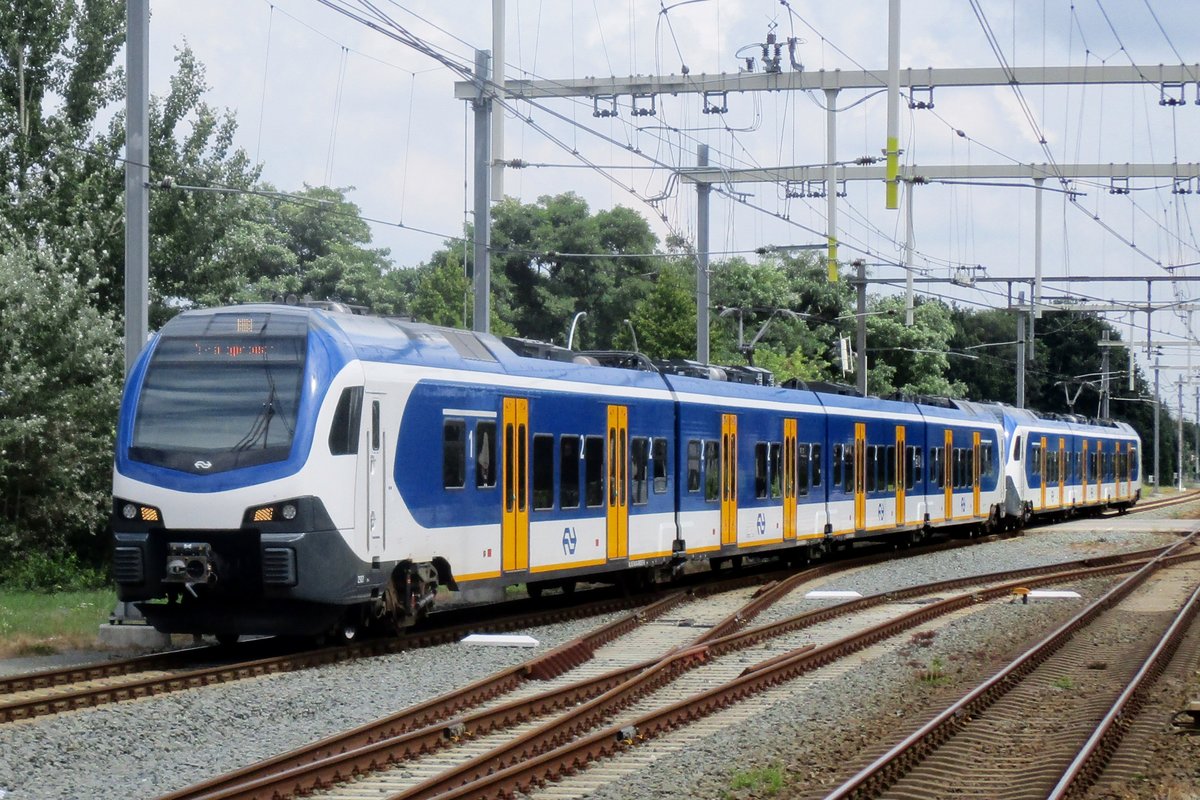 NS 2507 treft am 17 Juli 2017 in Wijchen ein.