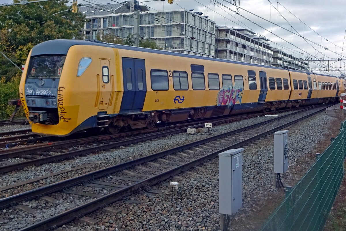 NS 3411 wird am 13 November 2019 aus Nijmegen geschleppt nach der gelungener Verkauf nach Polen.