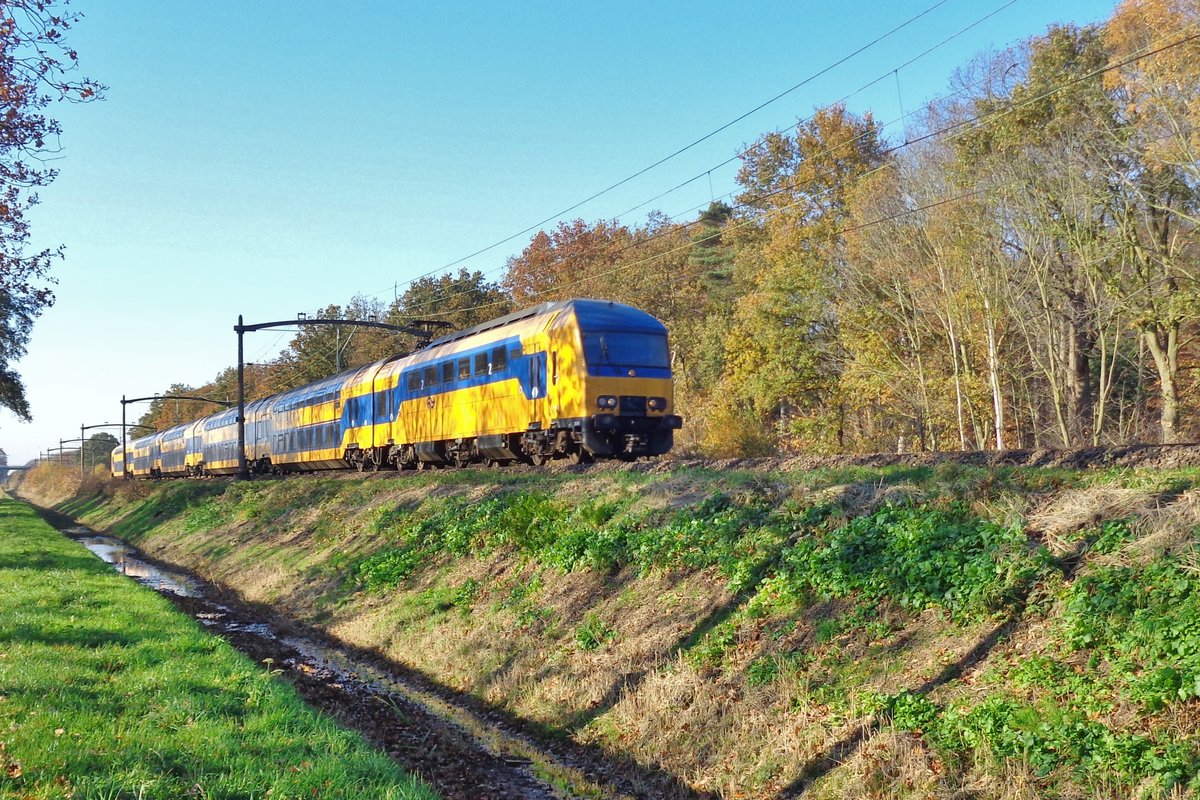 NS 7616 durchfahrt am 17 November 2018 Tilburg Oude warande.