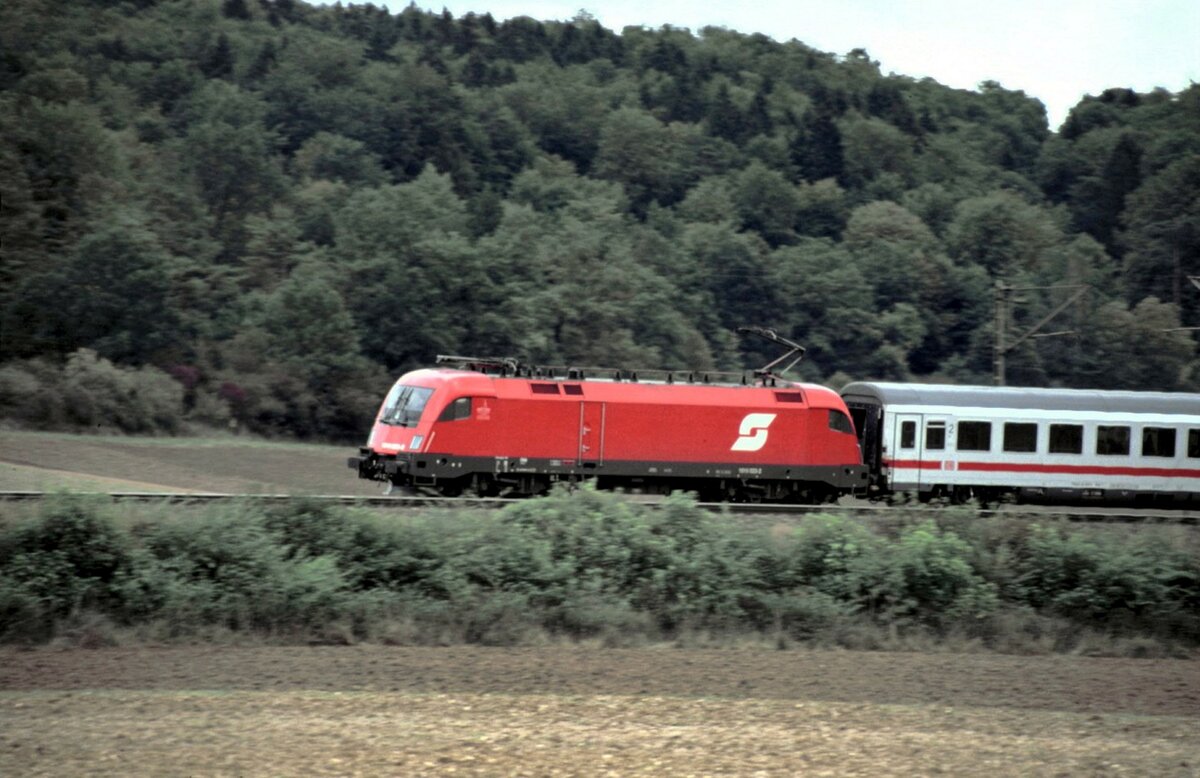 ÖBB 1016 023-2 mit IC bei Amstetten am 27.09.2001.