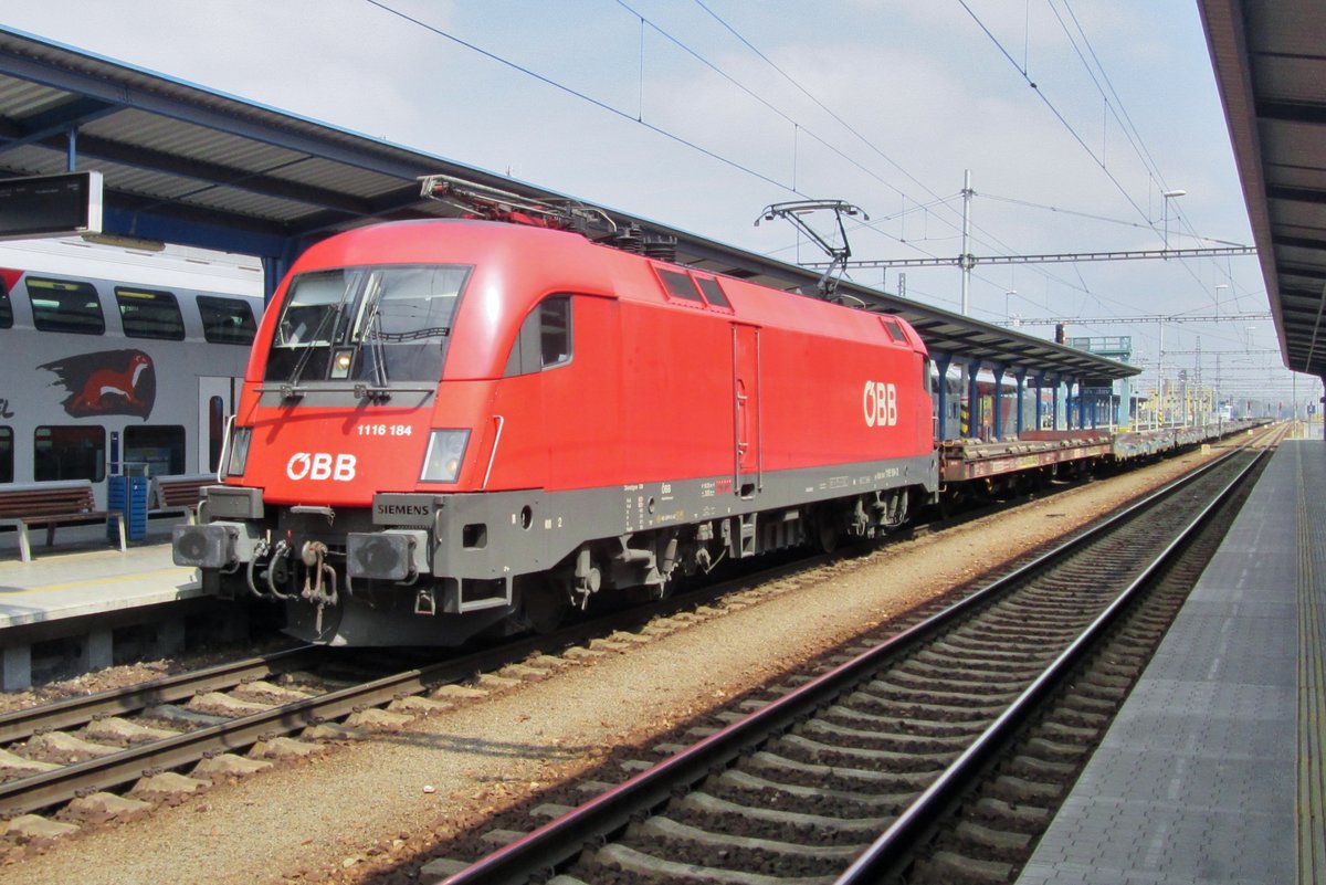 ÖBB 1116 184 durchfahrt Breclav am 7 Mai 2016.