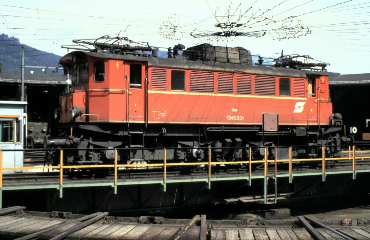 ÖBB 1245.531 in Selztal am 17.08.1986.