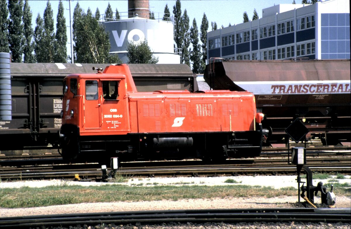 ÖBB 2062.034-0 in St.Pölten am 07.08.1986.