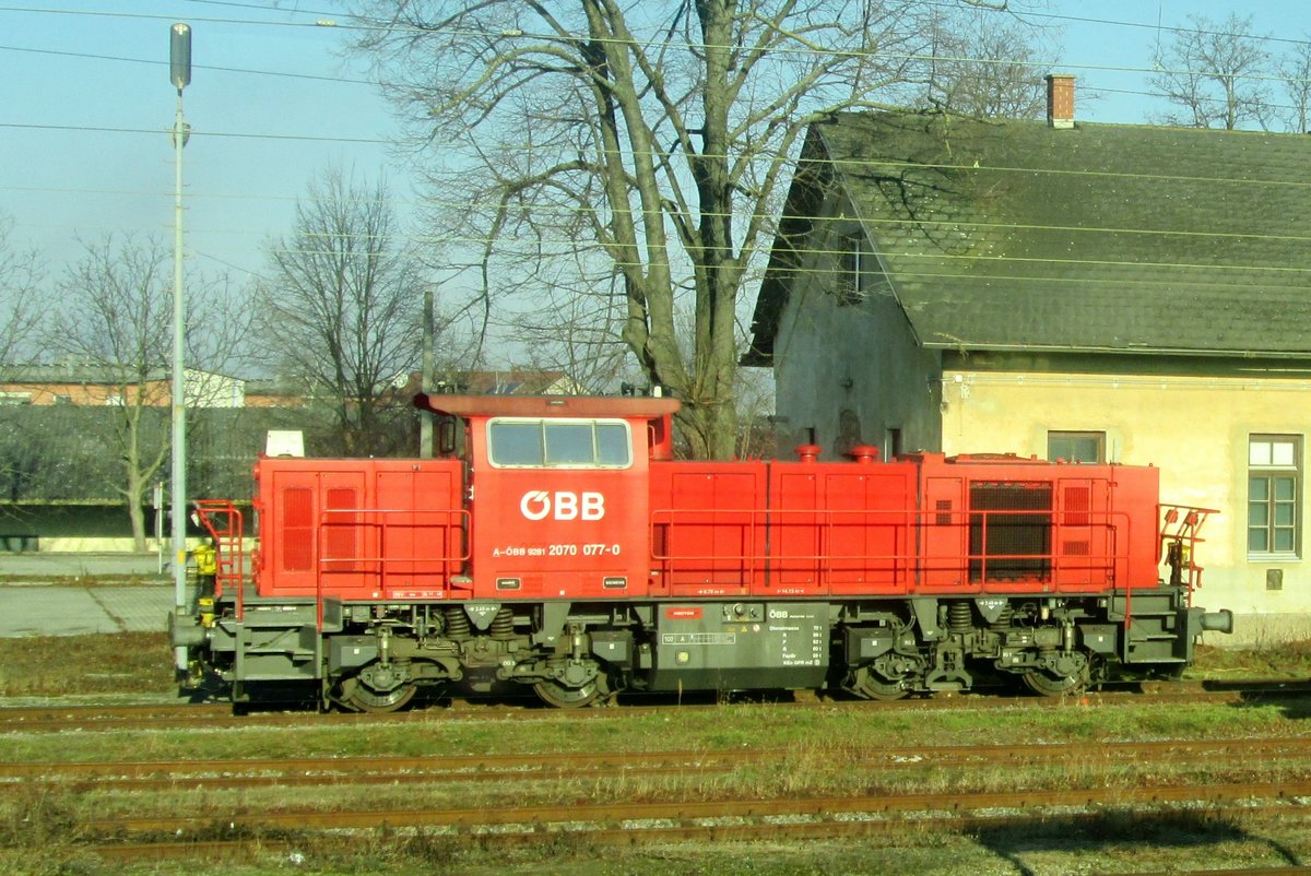 ÖBB 2070 077 steht am 2 Jänner 2017 in Gänserndorf.