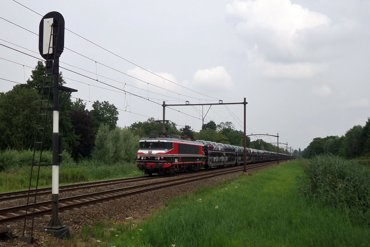 Railogic (ein Captrain-Töchter) 1619 steht am 23 Juli 2016 vor ein Signal bei Dordrecht.