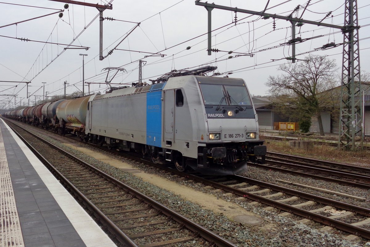 Railpool, ex-LOTOS 186 271 verlässt am 9 April 2018 Bad Bentheim. 