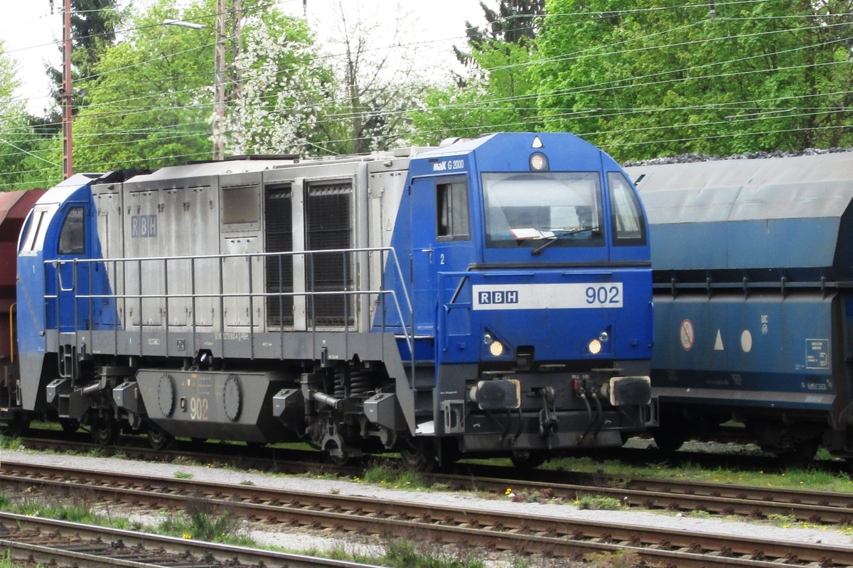 RBH 902 steht am 9 April 2014 in Gladbeck West.