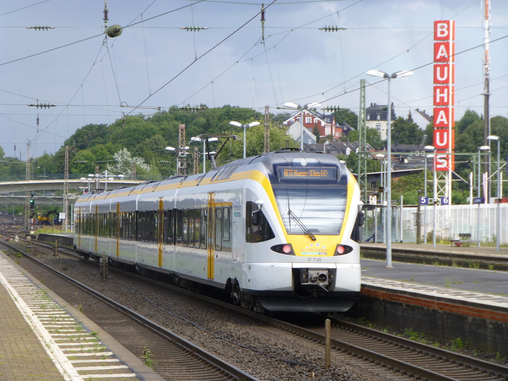 RE 13 in Gestalt der eurobahn ET 7.09 am 11.8.14 in Oberbarmen.