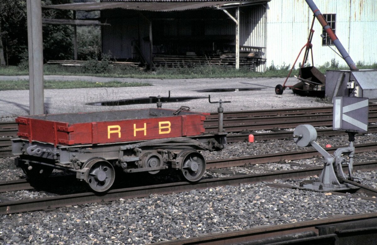 Reparatur-Anhnger der Rorschach-Heiden-Bahn (RHB) in Heiden am 10.07.1993.