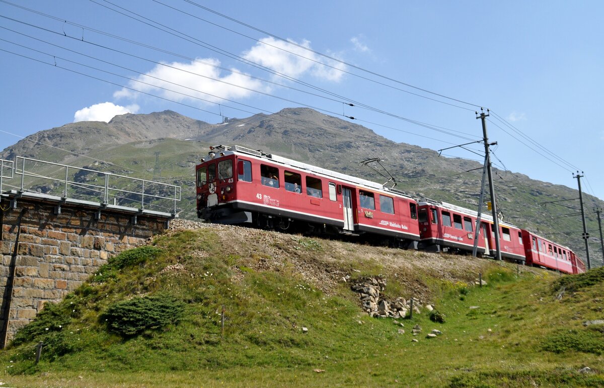 RhB ABe 4/4 Nr.43 und 46 in Lagalp auf dem Bernina Plateau am 20.08.2009.