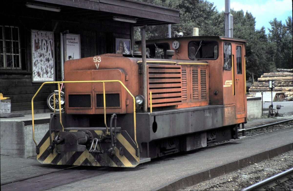 RhB Tm 2/2 Nr.93 in Untervaz am 03.07.1993.