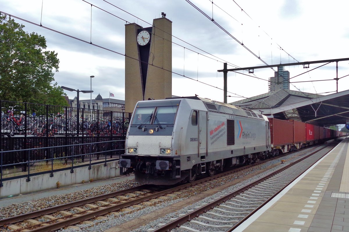 RheinCargo DE803 durchfahrt am 29 Juli 2018 Tilburg.
