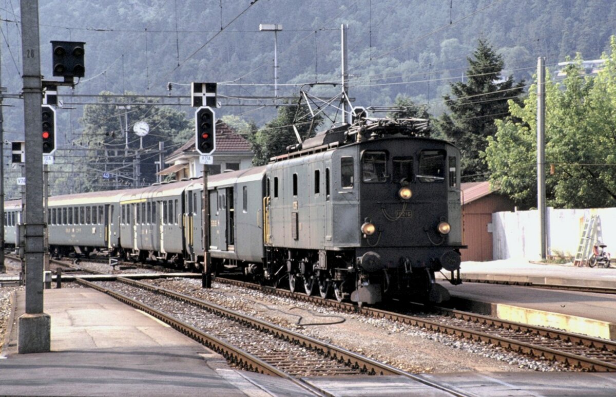 SBB Ae 3/5 Nr.10 216 in Biel am 15.08.1980.