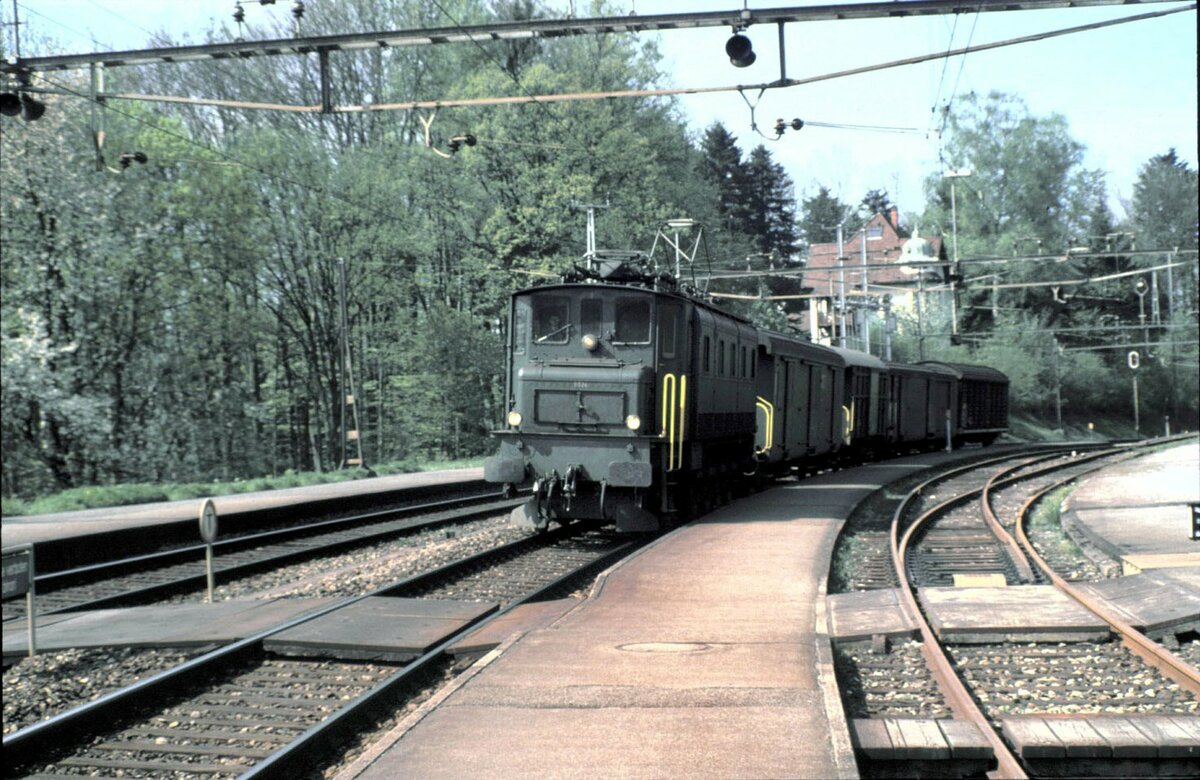 SBB Ae 4/7 Nr.10 024 in Mörschwil am 30.04.1990.