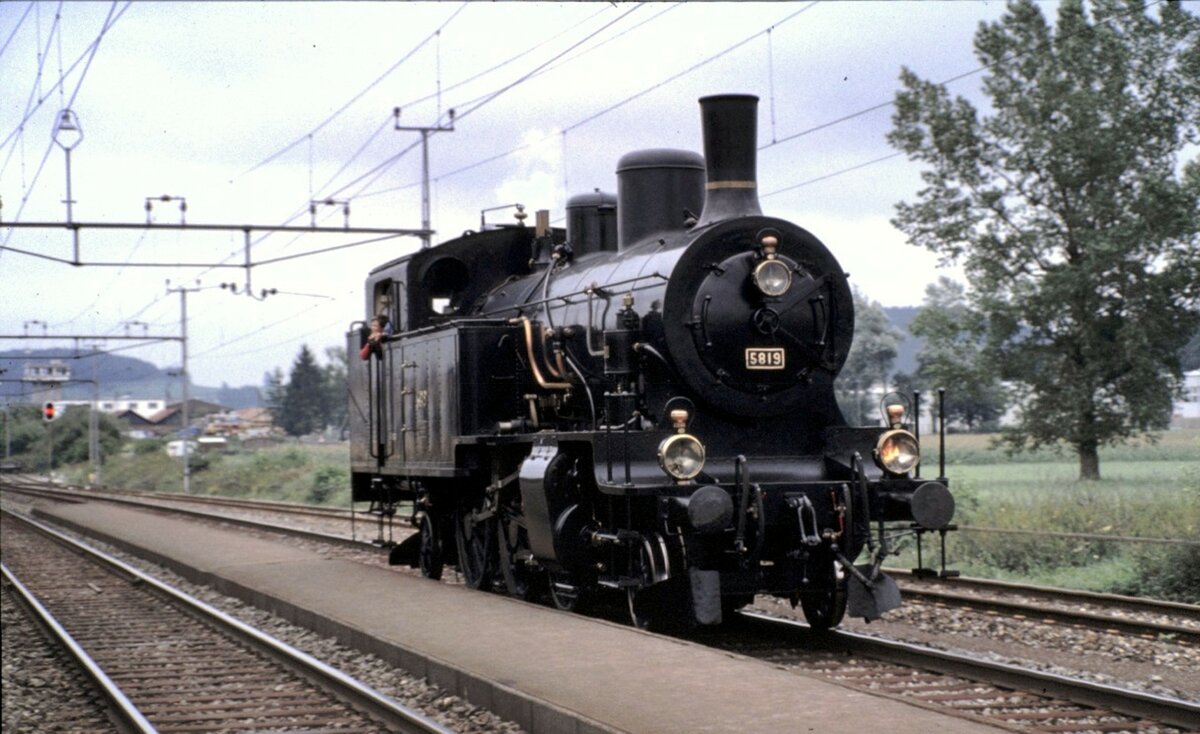 SBB Eb 3/5 Nr.5819 in Elgg bei einer Dampfsonderfahrt am 16.08.1980. Rangierfahrt.