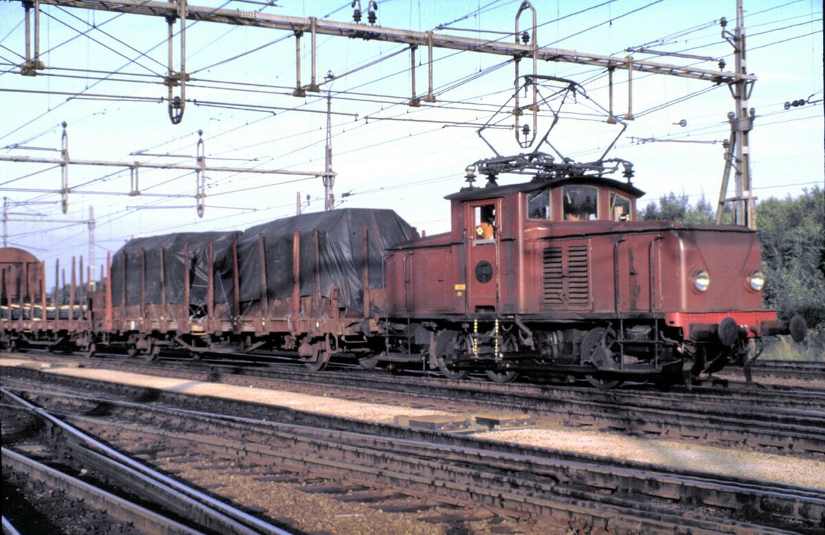 SJ Ub Nr.248 in Hallsberg am 13.08.1985.