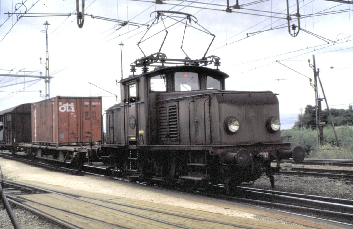 SJ Ub Nr.282 in Hallsberg am 10.08.1985.