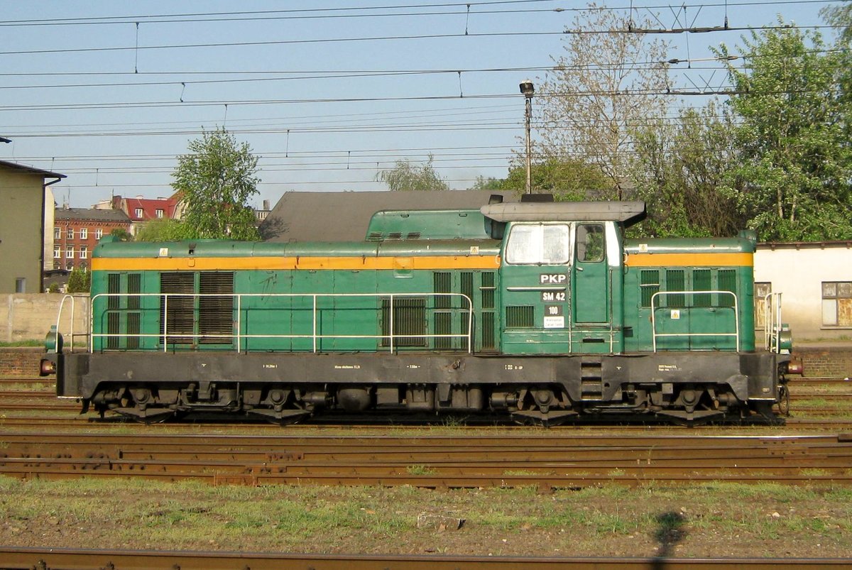 SM42-100 steht am 30 April 2011 in Poznan Glowny.