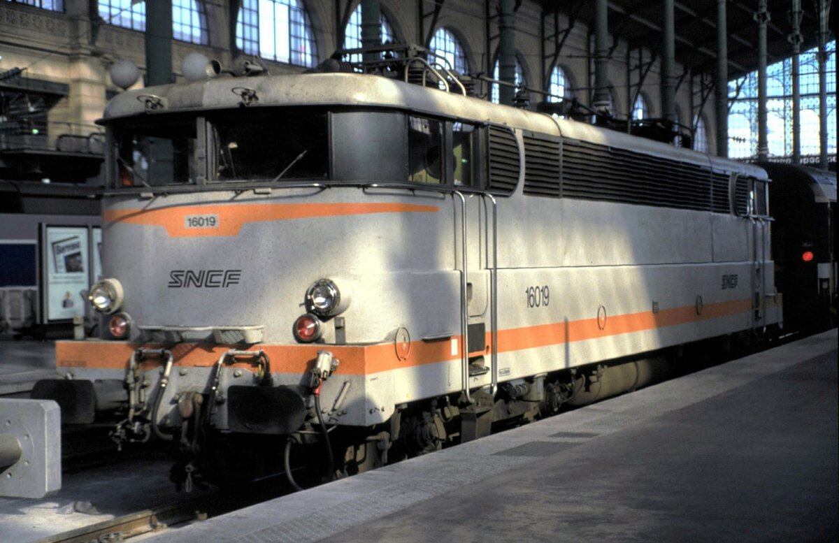 SNCF BB 16 019 im Gare du Nord Paris am 19.10.1994.