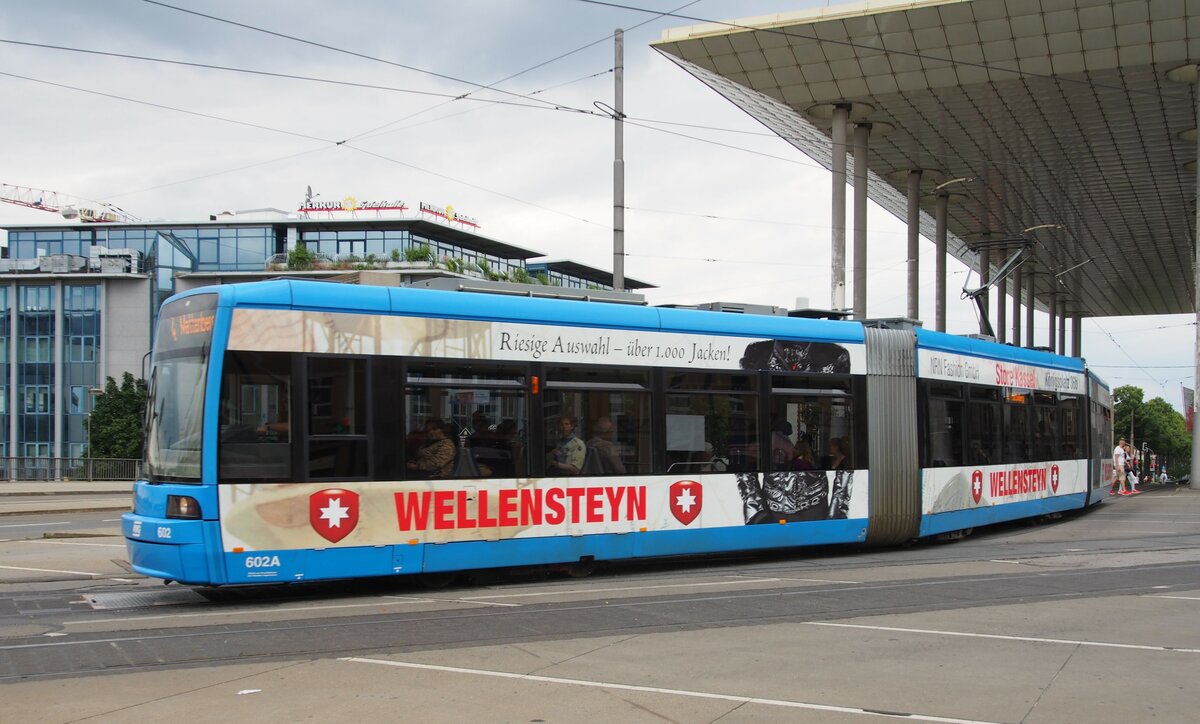 Stadtbahn/Straßenbahn Kassel 8 NGTW Nr.602 von Bombardier bei der Wilhelmshöhe in Kassel am 13.06.2014.